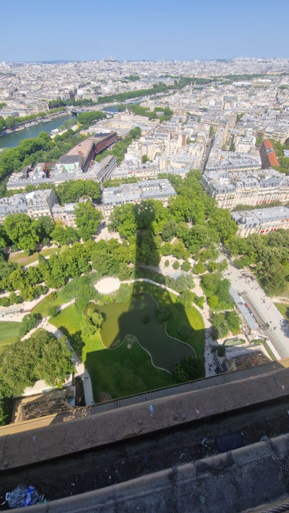 Bilhetes Torre Eiffel com Guia Oficial em Português