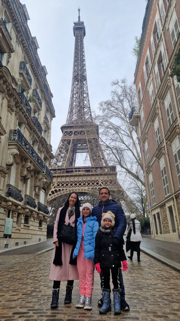 Bilhetes Torre Eiffel com Guia Oficial em Português