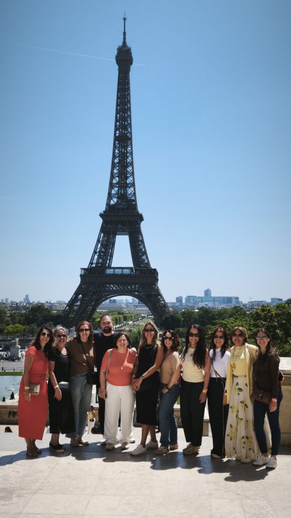 Bilhetes Torre Eiffel com Guia Oficial em Português